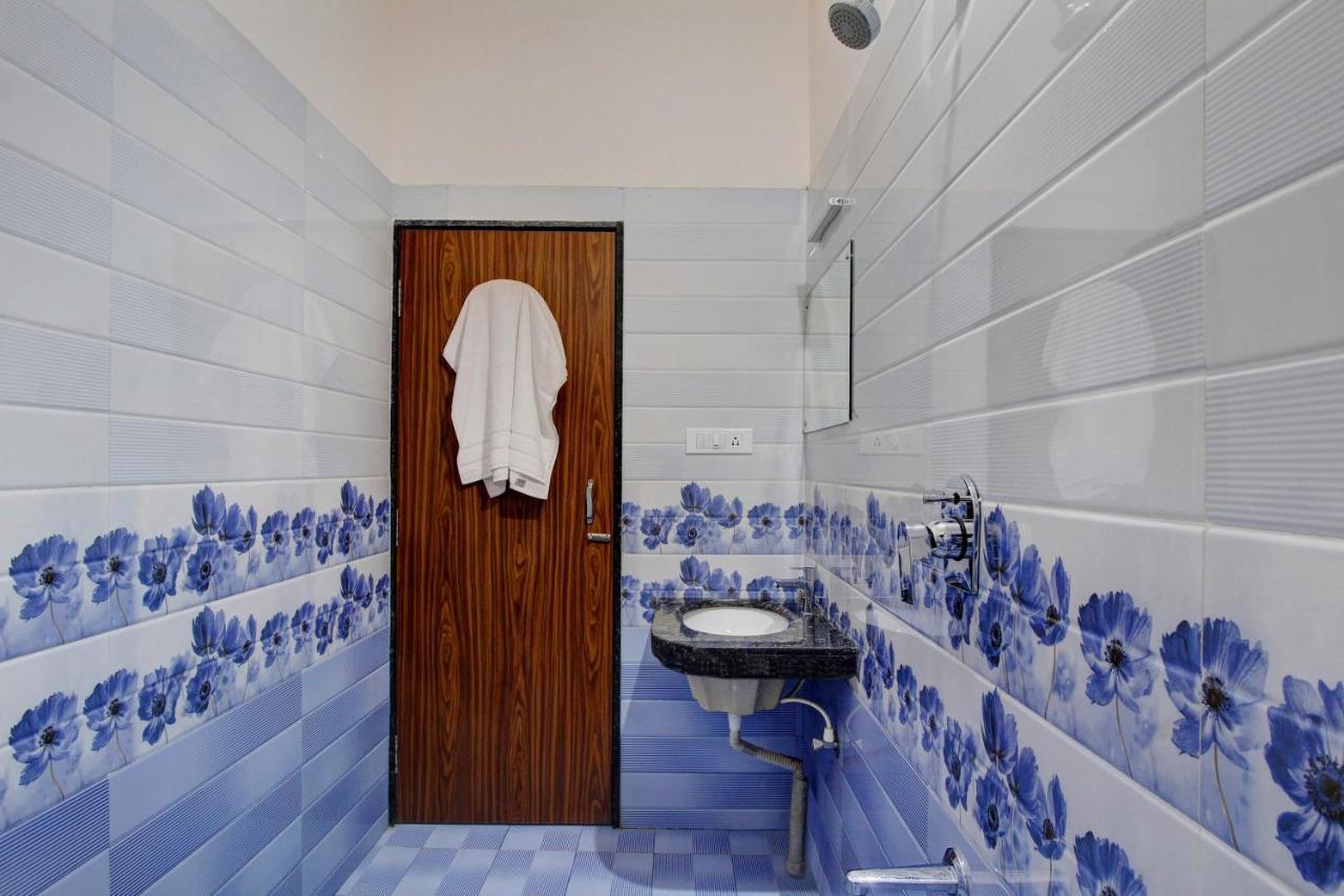 Hotel Oyo 48704 Rashi Farms à Hubli Extérieur photo